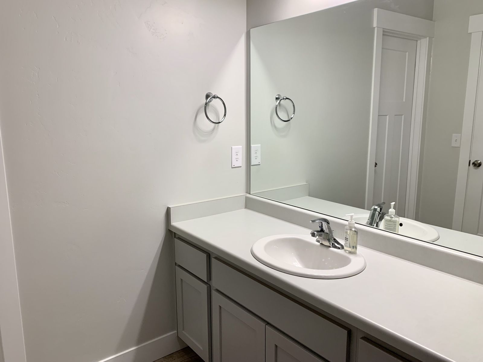 Main image 13