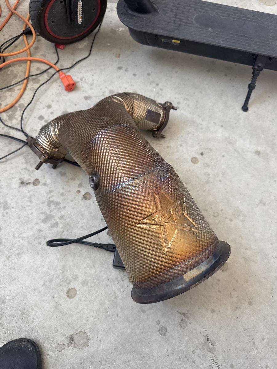 Main image 3