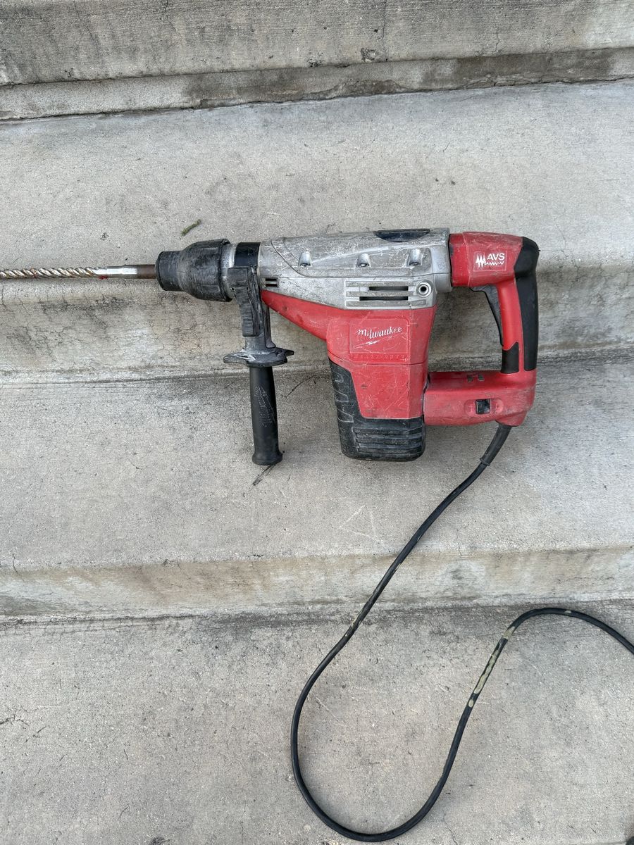 Milwaukee AVS Corded Rotary Hammer 1 3/4