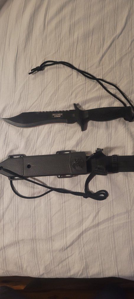 Defender Xtreme Tactical Fixed Blade Knife with Sheath - Black