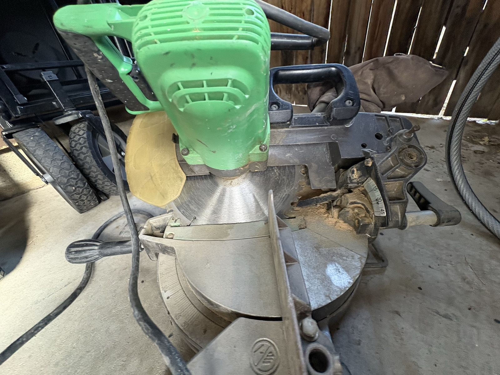 Miter saw 10”