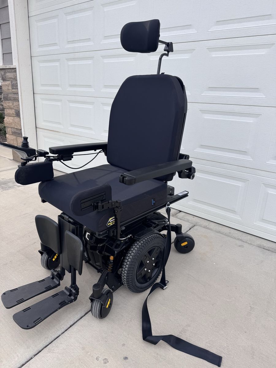 2024 Quantum Q6 Edge 3 iLevel Power Wheelchair - Full Power Seat, Tilt, Recline, Elevating Leg Rests