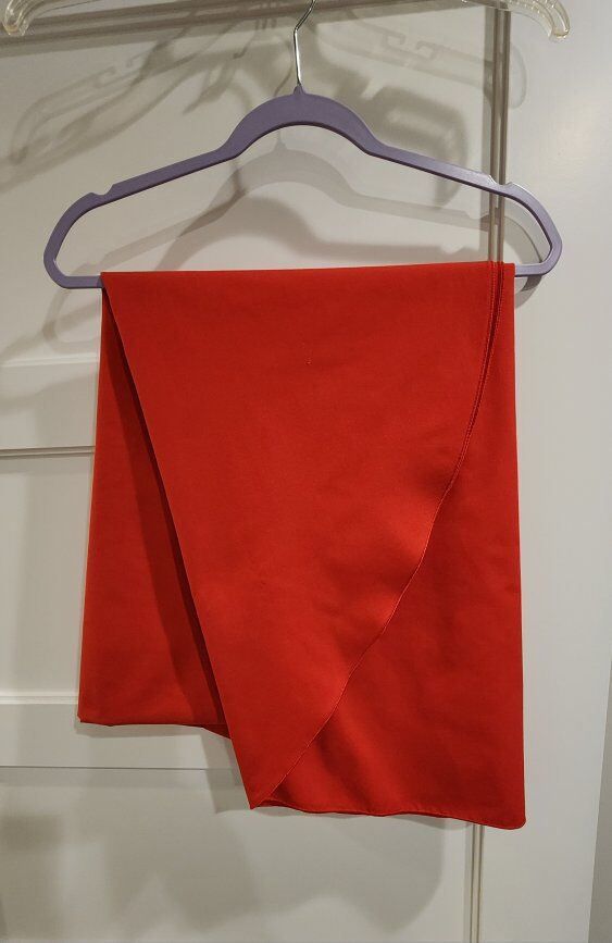 Red Oval 76x60 Tablecloth