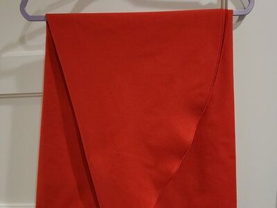 Red Oval 76x60 Tablecloth