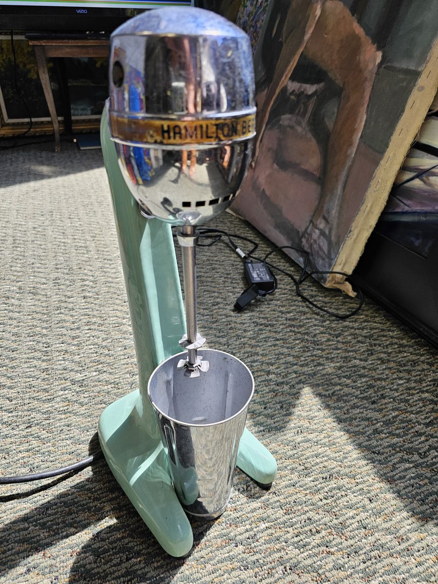 Vintage Hamilton Beach No. 30 Milkshake Mixer / Malt Blender – Jadeite Green