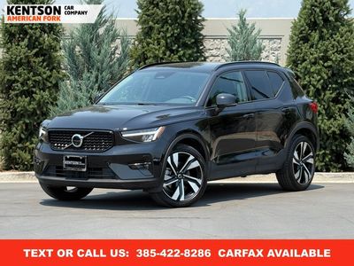 2025 Volvo XC40 B5 Plus Dark Theme