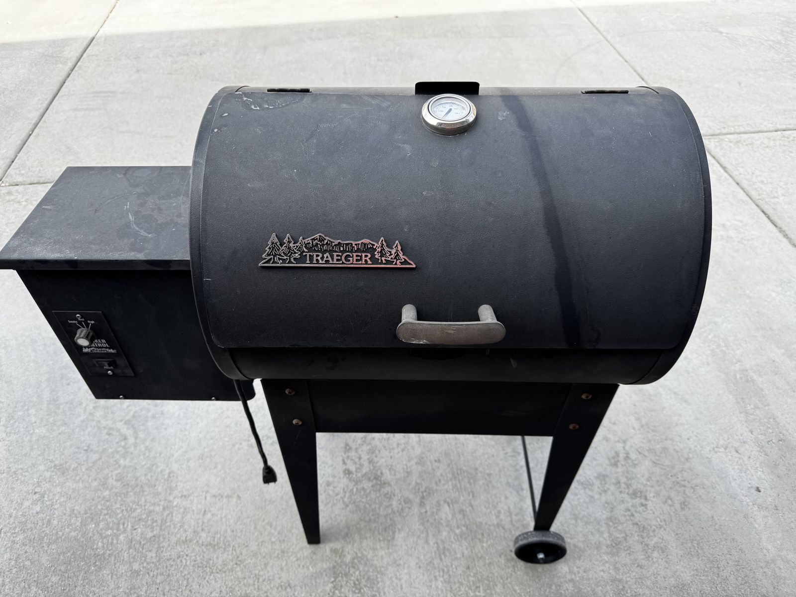 Traeger Junior