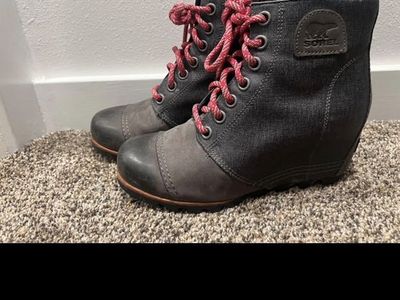 Womens Sorel Boots Size 9
