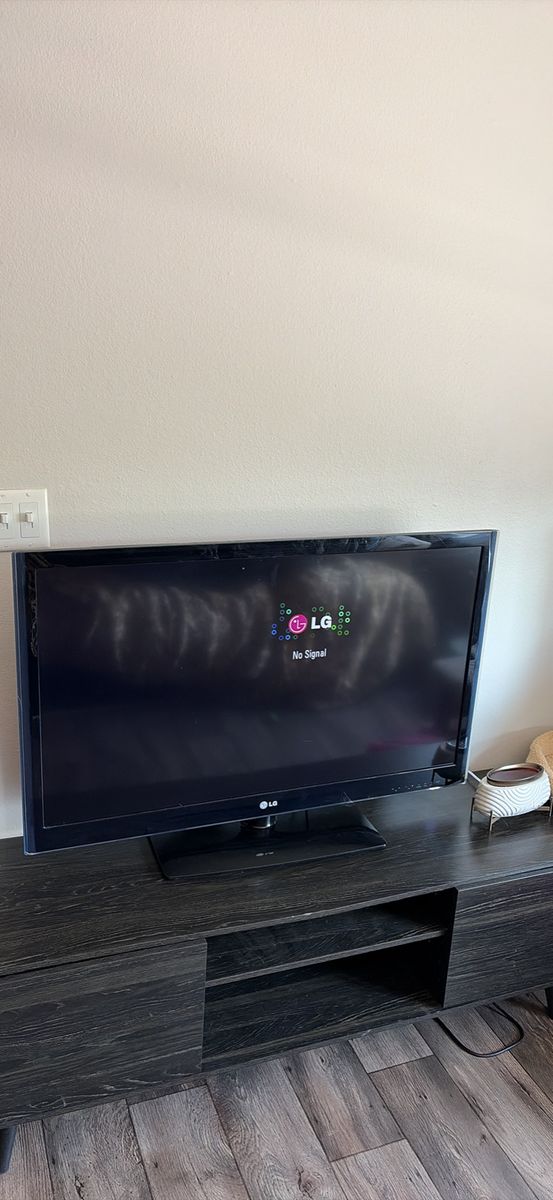40in LG Flat Screen HDTV
