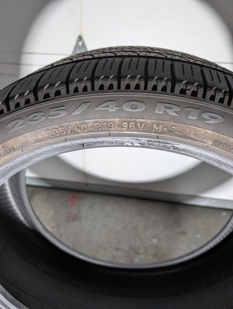 Pirelli 235/40R19 96V M+S All-Season Used - Excellent condition