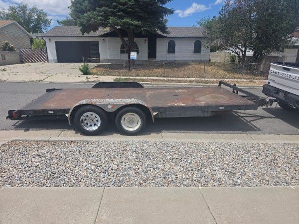 HEAVY-DUTY CAR HAULER / EQUIPMENT TRAILER