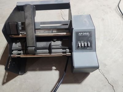 Label applicator