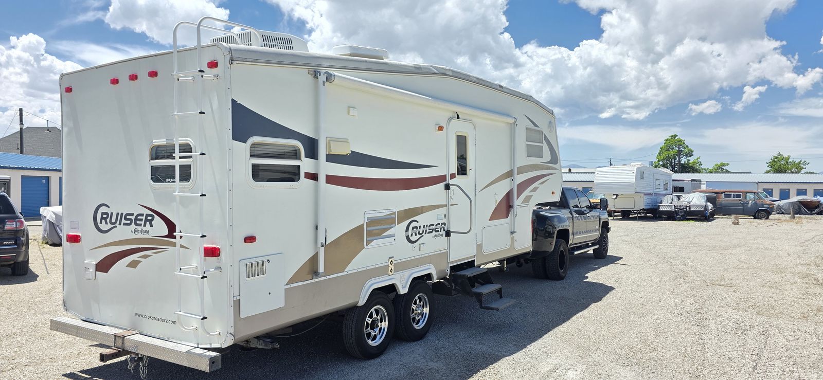 2005 CrossRoads Cruiser 29' Rear Kitchen - Sleeps 4-6 and all weather insulated