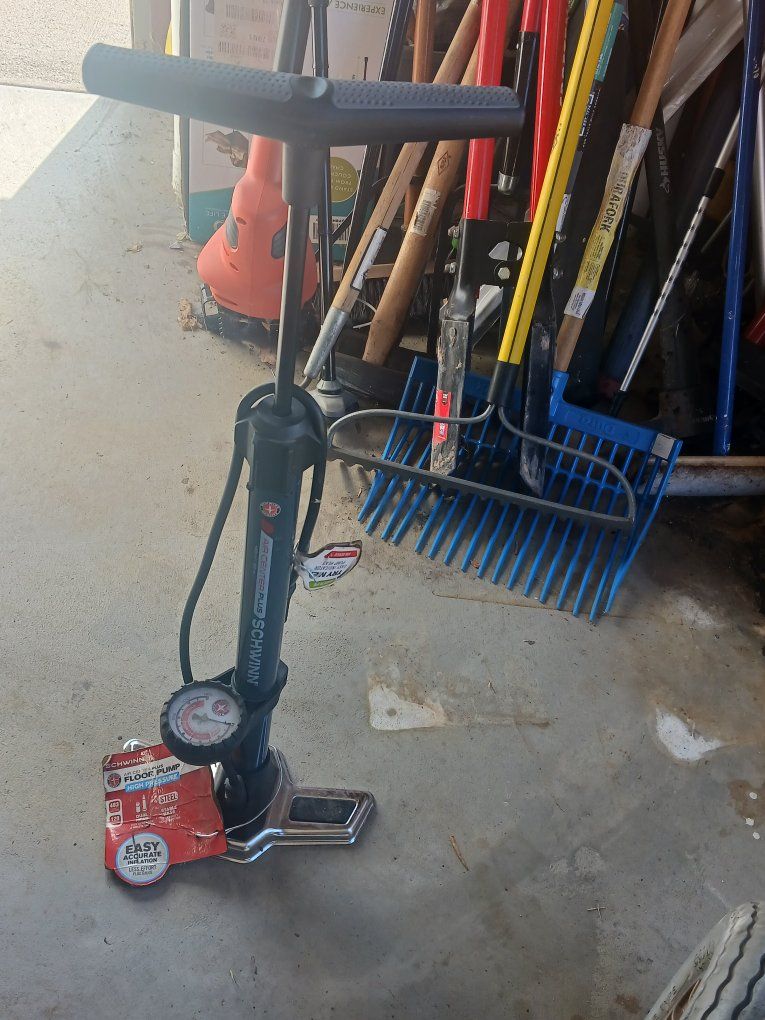 Schwinn Air Center Plus 500 Floor Pump with Gauge - Easy Accurate Inflation for Bikes