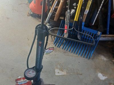 Schwinn Air Center Plus 500 Floor Pump with Gauge - Easy Accurate Inflation for Bikes
