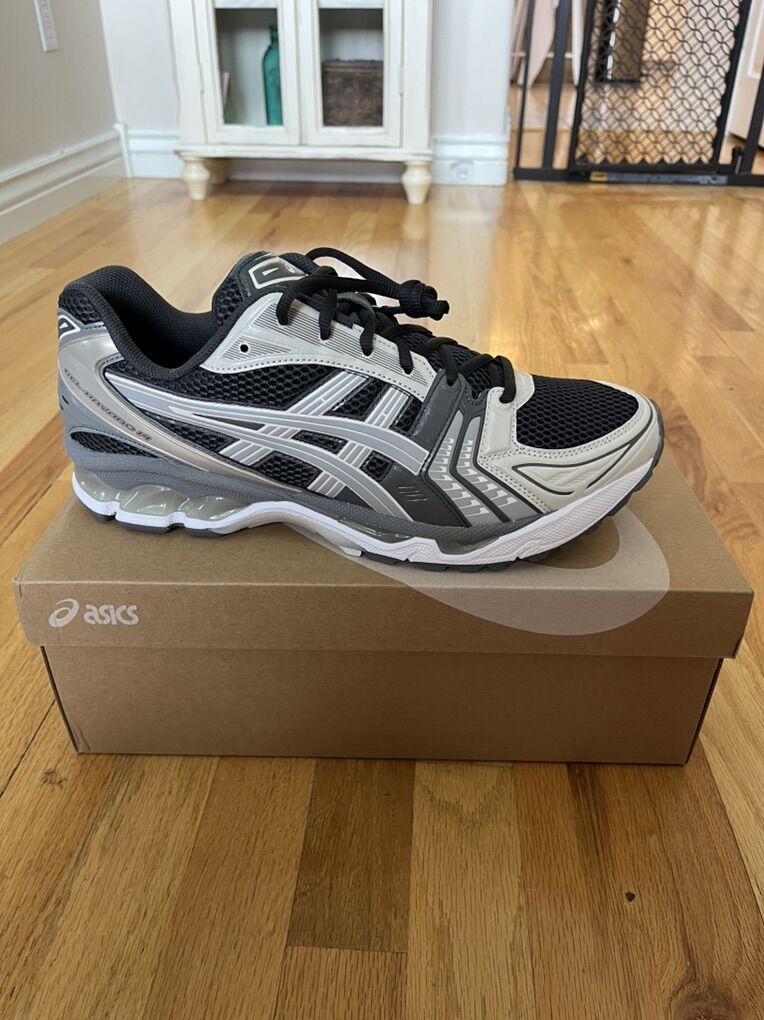 Asics GEL-KAYANO size 13 BRAND NEW