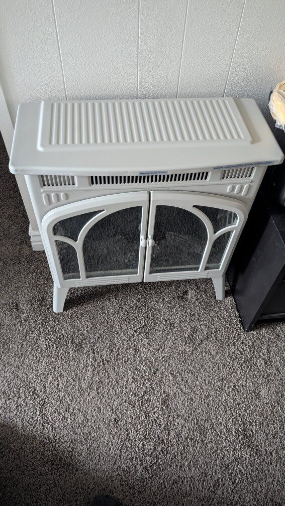 Electric fireplace heater w/ remote