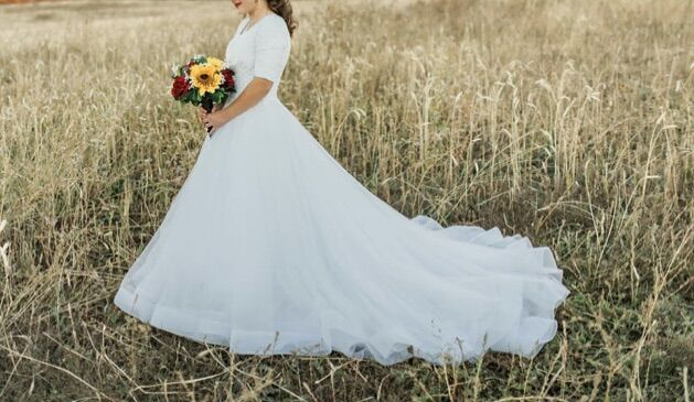 Modest Ball Gown Style Wedding Dress- Size 6