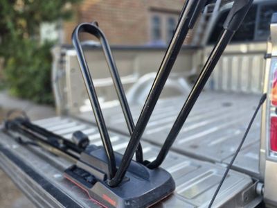 Yakima HighRoad Premium Rooftop Upright Bike Mount