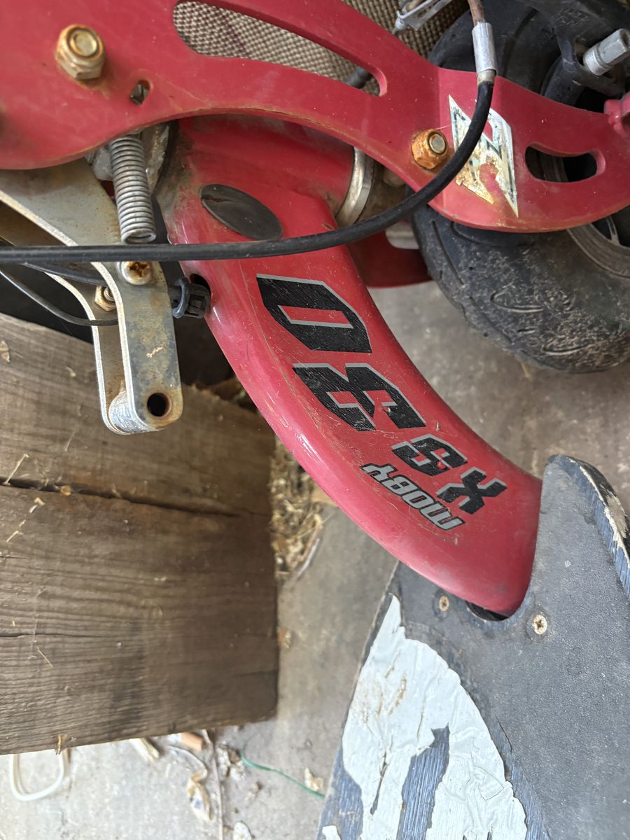 Go-Ped Moby 35 Gas Powered Scooter with 32cc Tanaka Engine