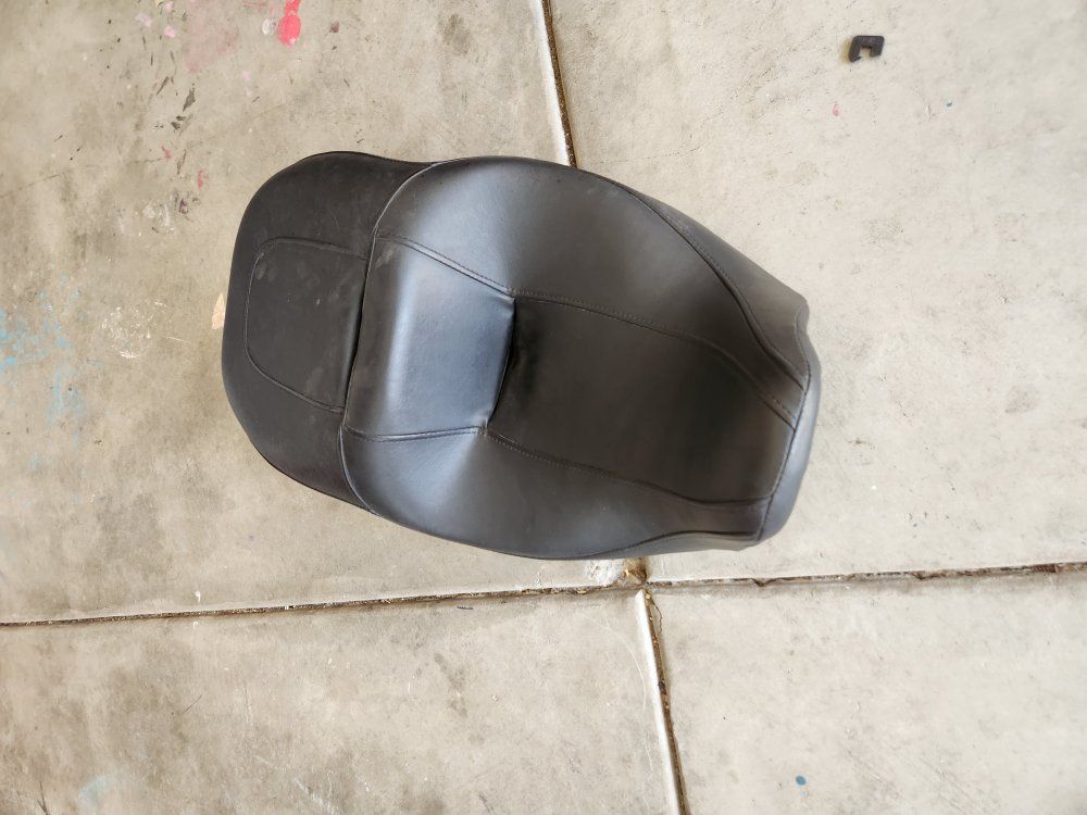 2010 Harley Epectra Glide Seat
