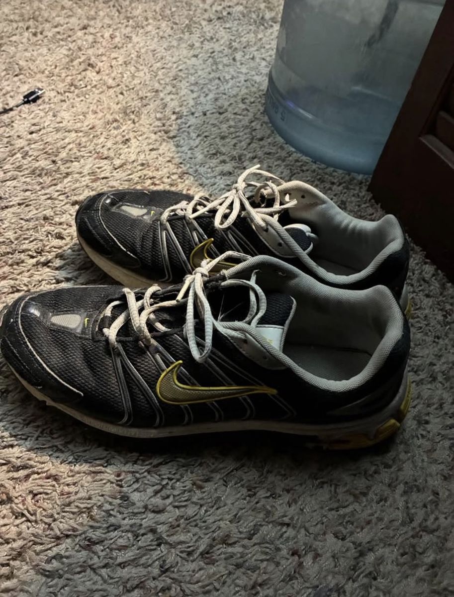 Nike Air Zoom Vomero Black Gold Running Shoes Men's Size 12