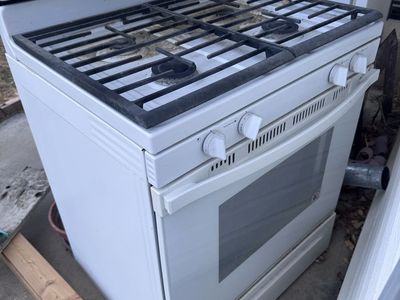 Whirlpool Gas Range Stove White Used