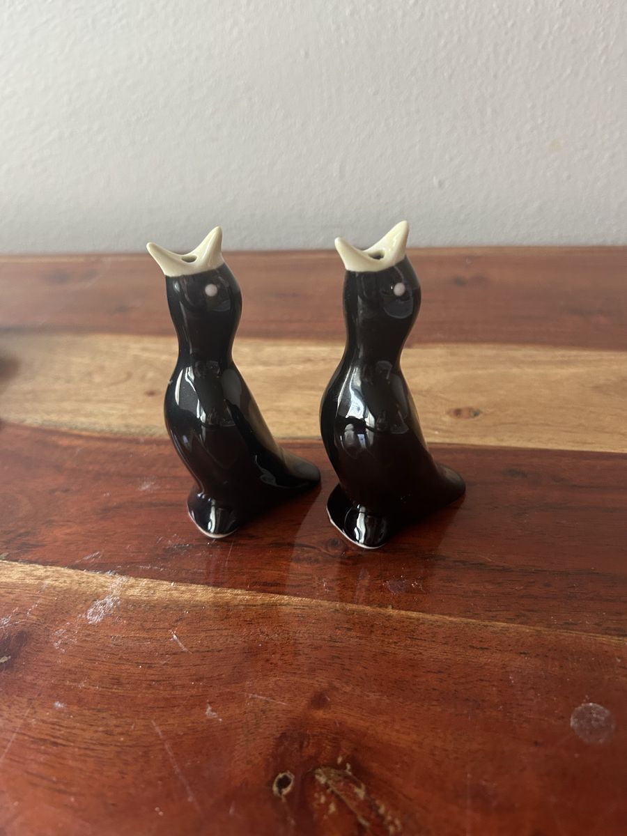 Vintage Ceramic Black Bird Pie Vents