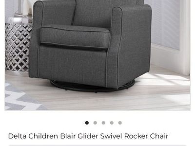 Delta Childrens Nursery Glider