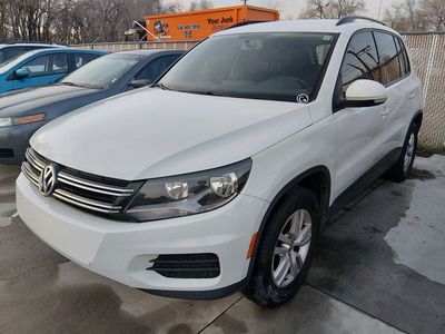 2015 VOLKSWAGEN TIGUAN S 4Motion
