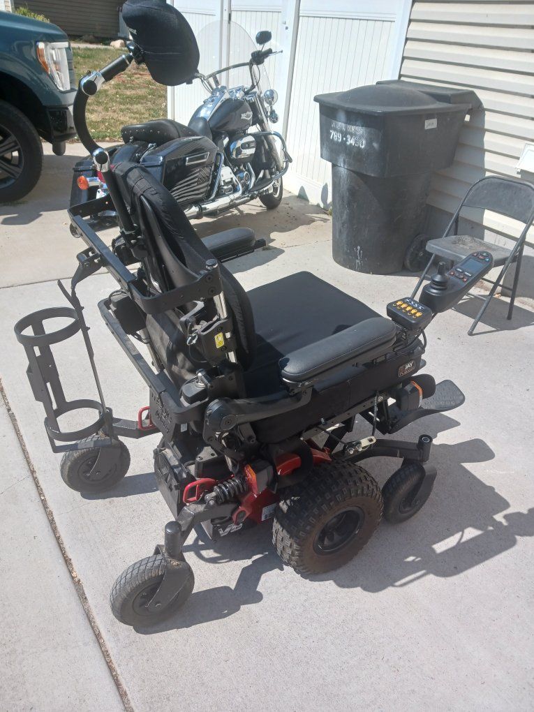electric wheelchair Magic Mobility Frontier V6 All-Terrain Power Wheelchai