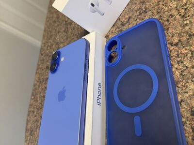 iPhone 16 Plus 128GB + AirPods 4