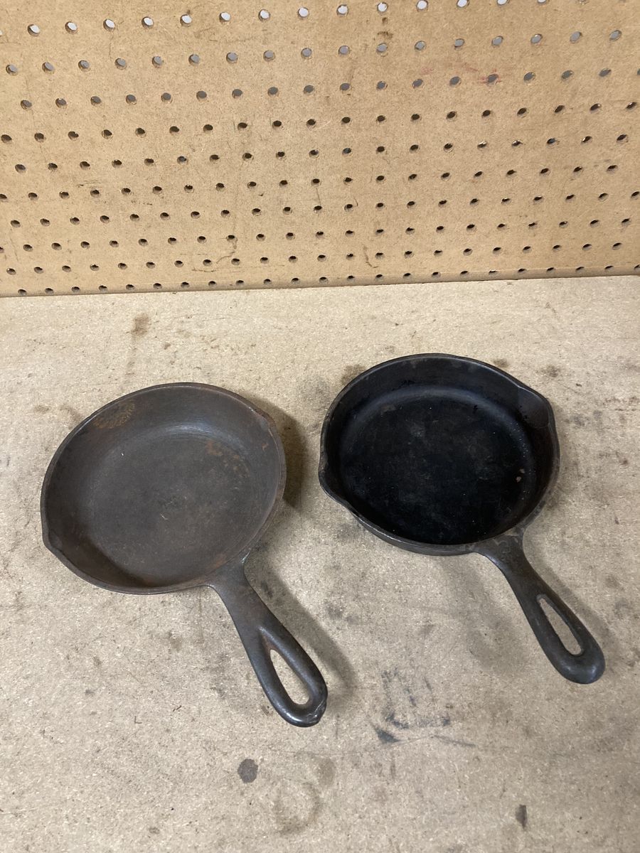 Vintage-Antique skillets