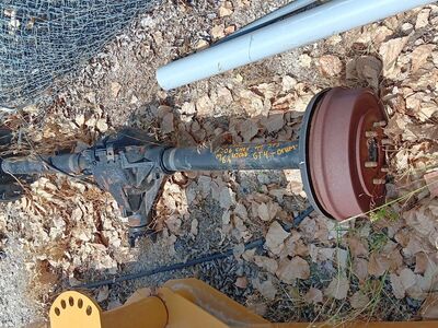 2006 1500 Chev Rear axle assy