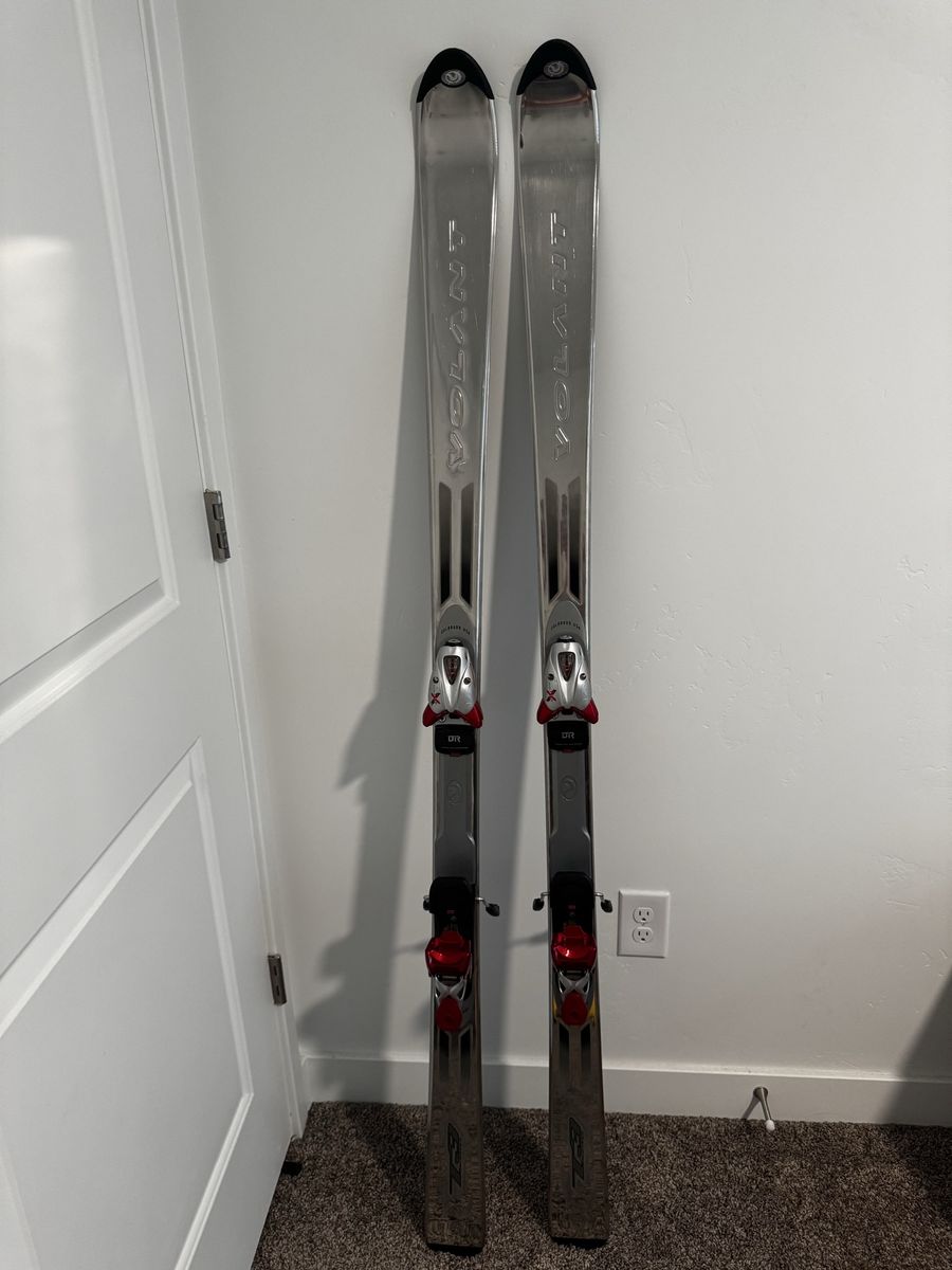 VOLANT T3 EPIC 65” Long Skis 165cm Stainless Steel