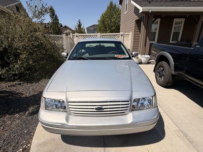 2002 Ford Crown Victoria LX