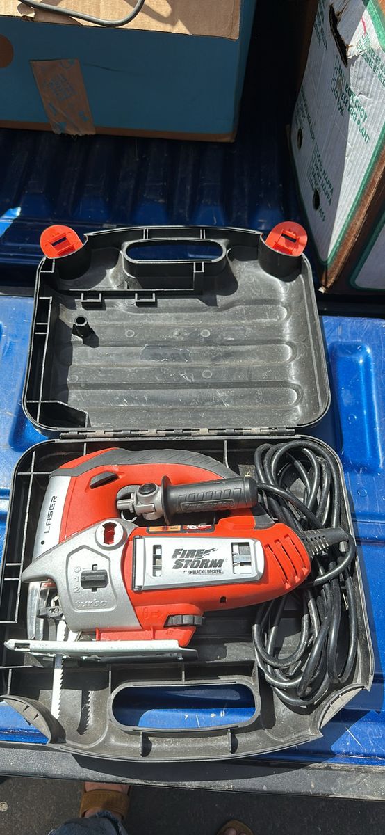 Black & Decker Fire Storm Jigsaw with Laser Guide and Case