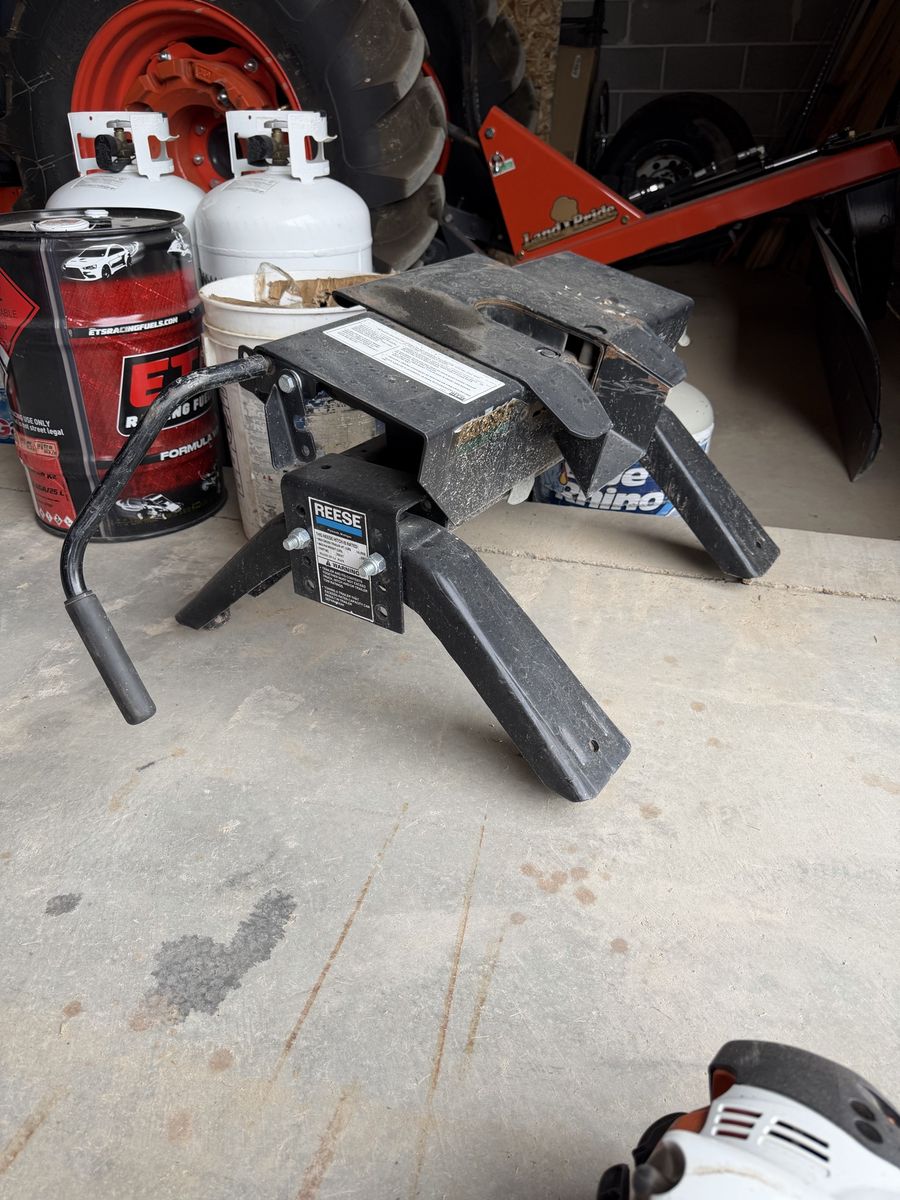 Reese 16k Fifth Wheel Hitch