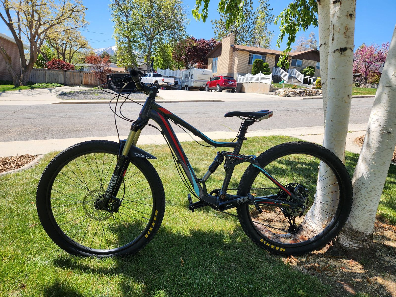 Jamis Halo XCT 27.5 Full Suspension MTB