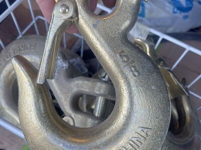 5/8 SAFETY LATCH CLEVIS HOOK