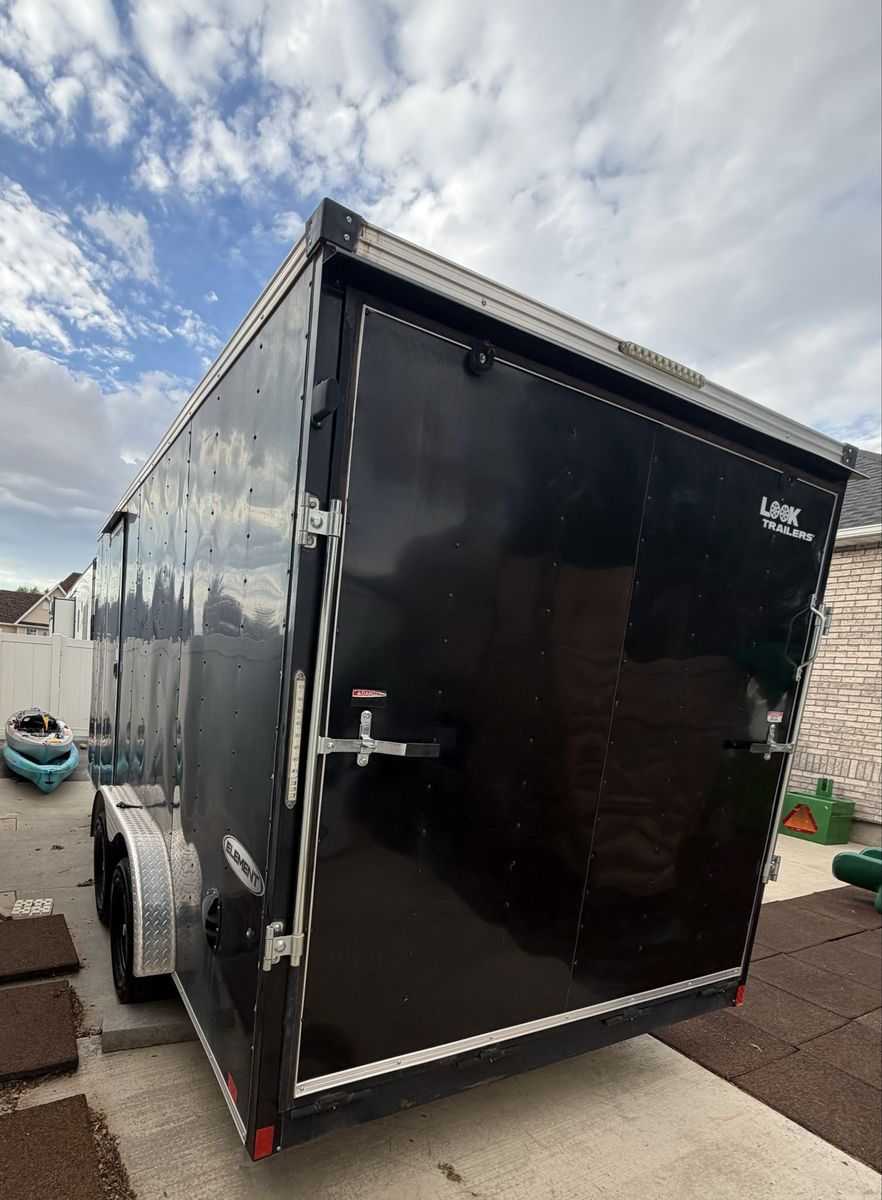Main image 3
