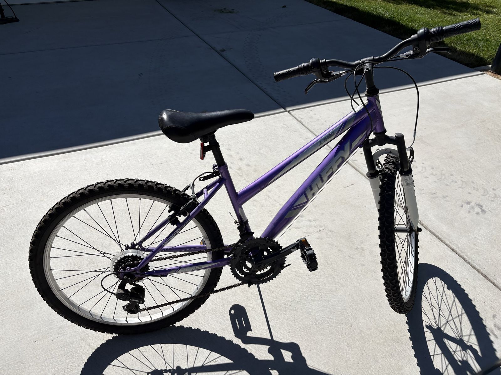 Huffy Laramie 24" Women's Mountain Bike, Purple, 21-Speed, Shimano Equipped