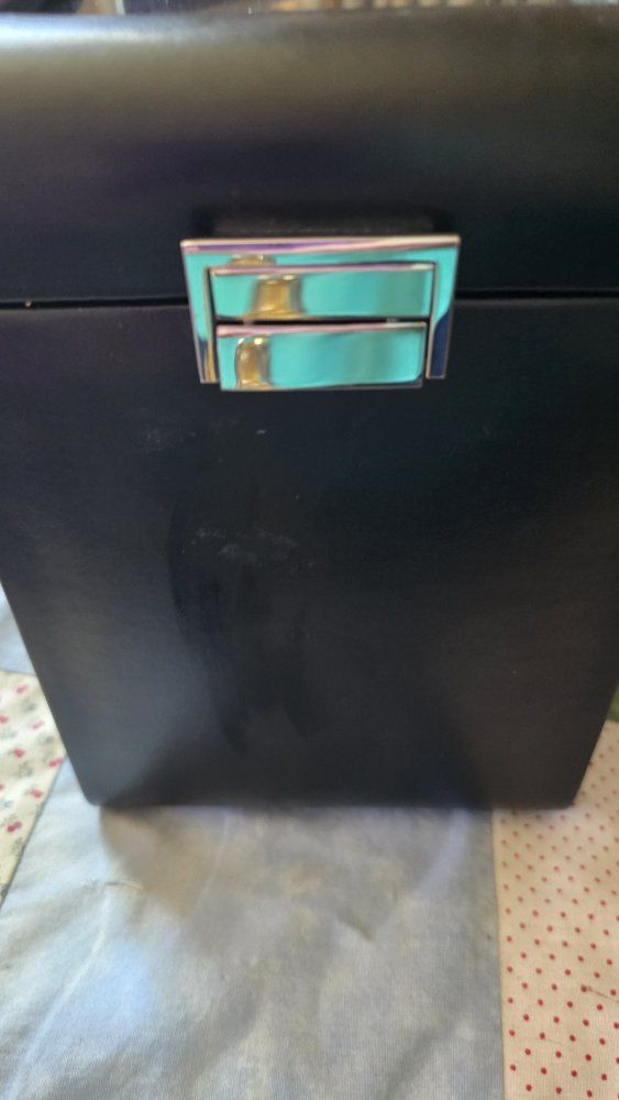 Wolf 2.7 Single Watch Winder  - Black Leather, Glass Top