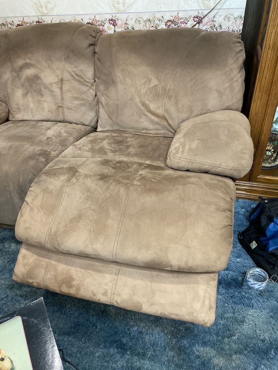 Electric reclining loveseats
