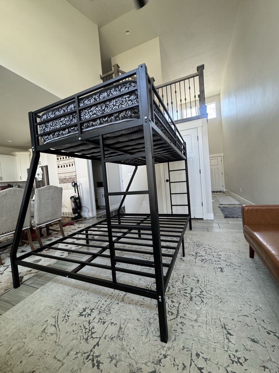 Main image 6