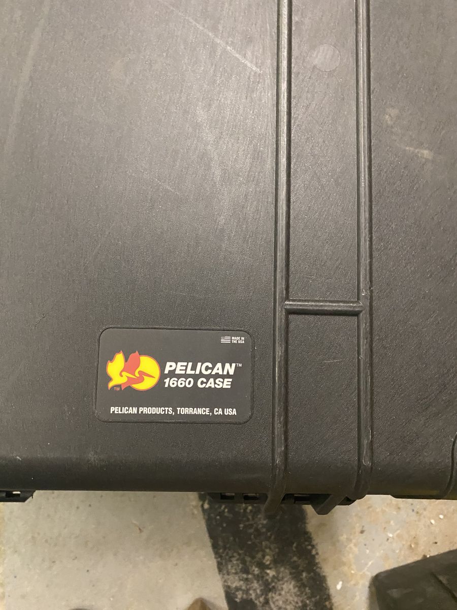 1660 Pelica Case