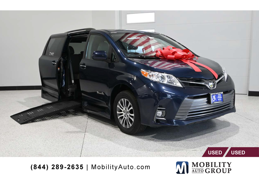 2018 Toyota Sienna XLE Premium 8-Passenger