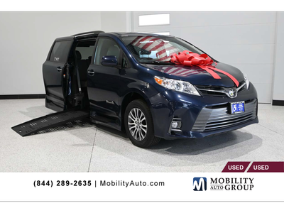 2018 Toyota Sienna XLE Premium 8-Passenger