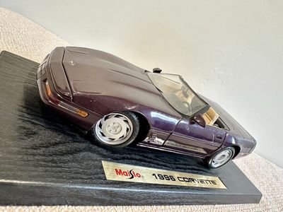 diecast 1/18 Maisto 1996 Corvette Purple