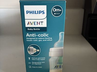 Philips Avent Anti-Colic Baby Bottle 4 oz / 125 ml with AirFree Vent (0m+)
